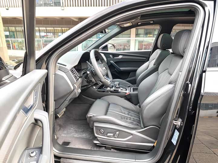 Фото 5 - Audi Q5L