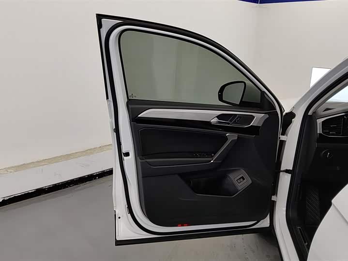 Volkswagen Tayron 2022 2022款 280TSI 两驱豪华智联版