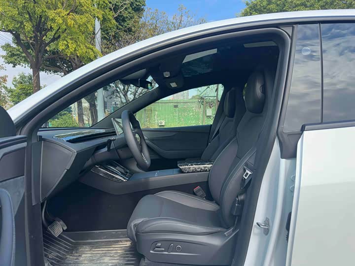 Фото 4 - Tesla Model Y