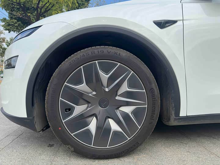 Фото 7 - Tesla Model Y