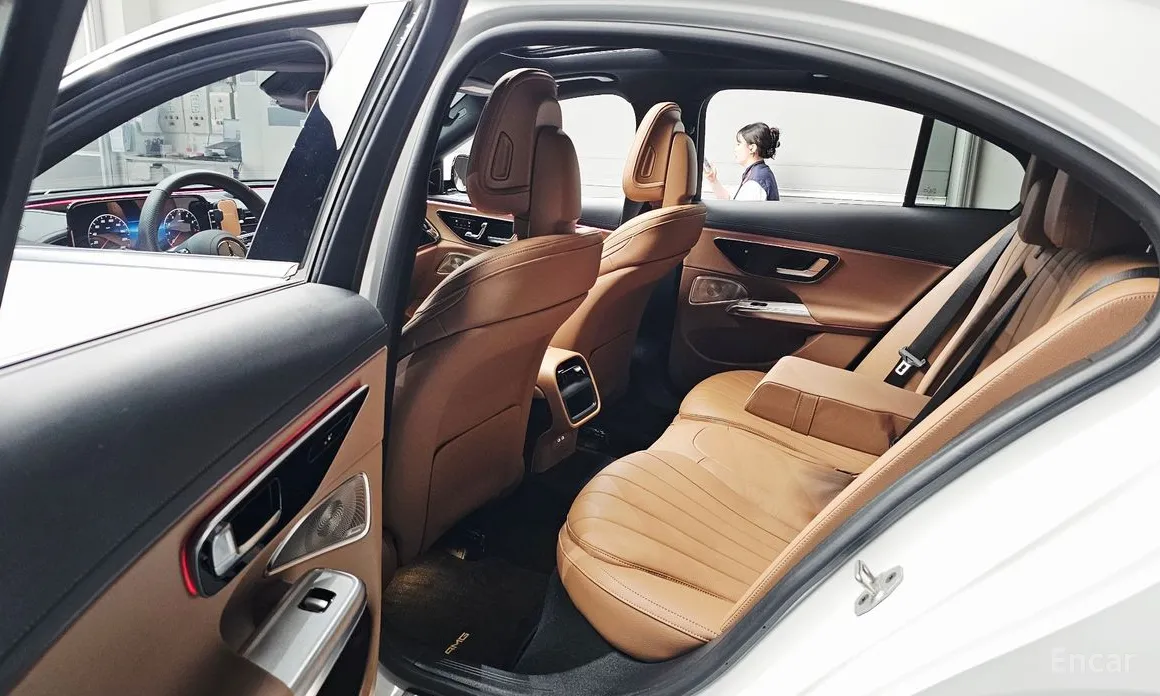 Photo 11 - Mercedes-Benz E-Class