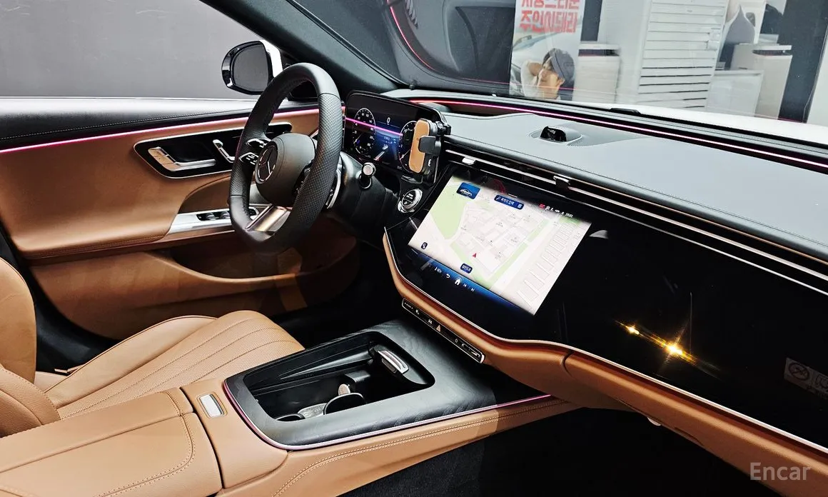 Photo 28 - Mercedes-Benz E-Class