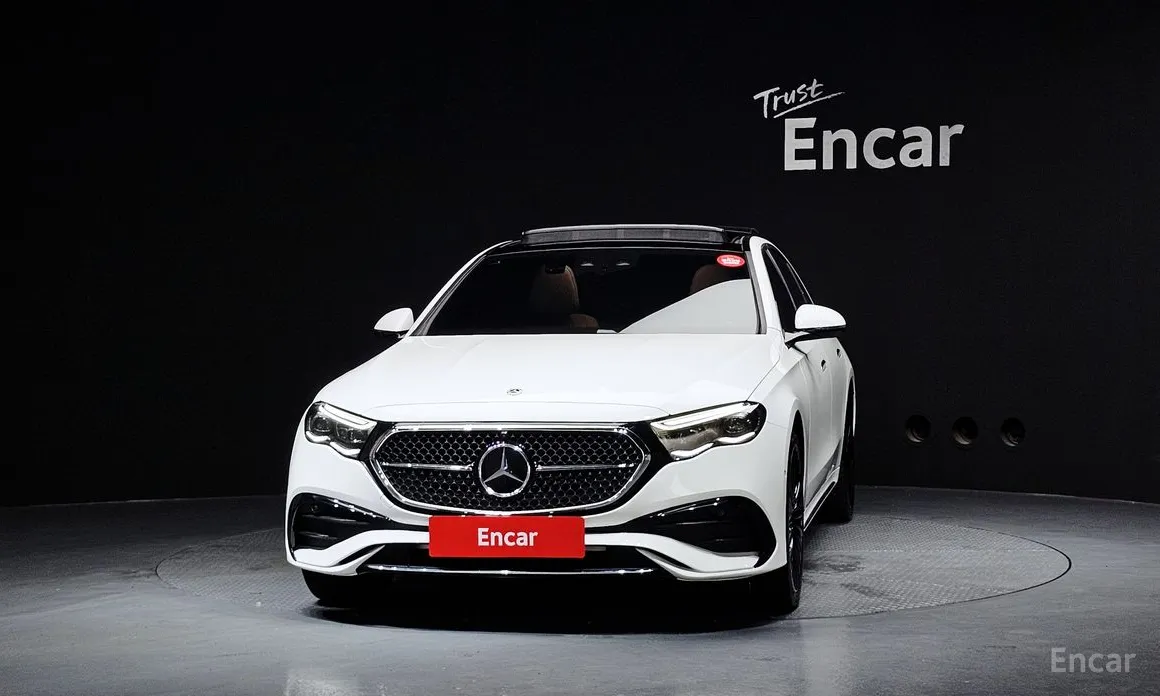 Photo 3 - Mercedes-Benz E-Class