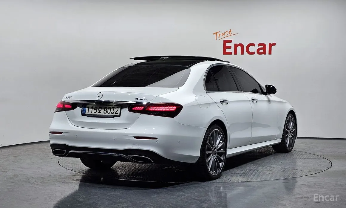 Фото 2 - Mercedes-Benz E-Class