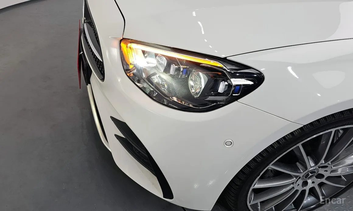 Фото 22 - Mercedes-Benz E-Class