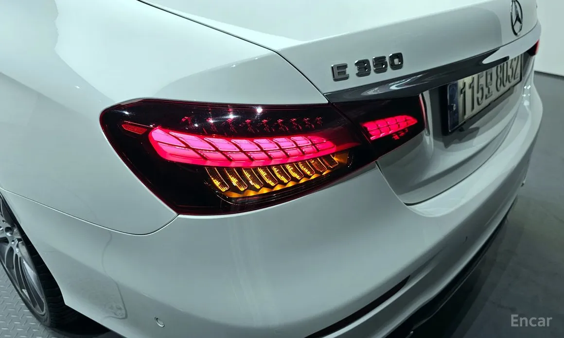 Фото 23 - Mercedes-Benz E-Class