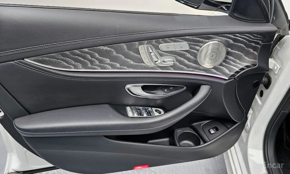 Фото 24 - Mercedes-Benz E-Class