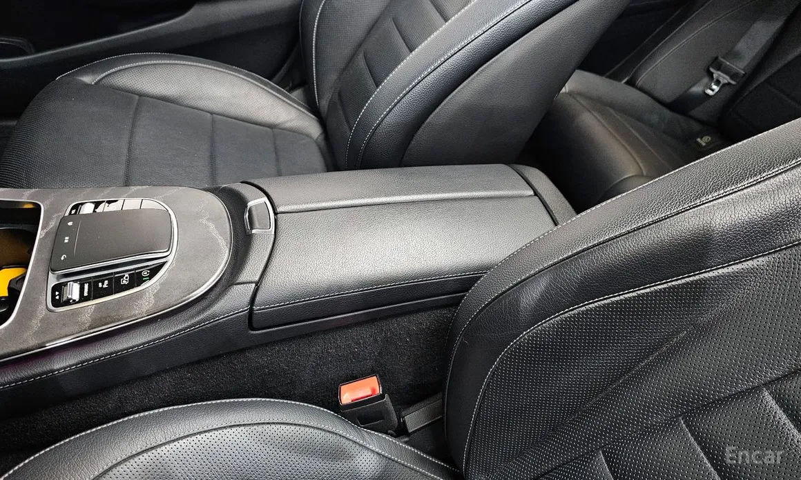 Фото 29 - Mercedes-Benz E-Class