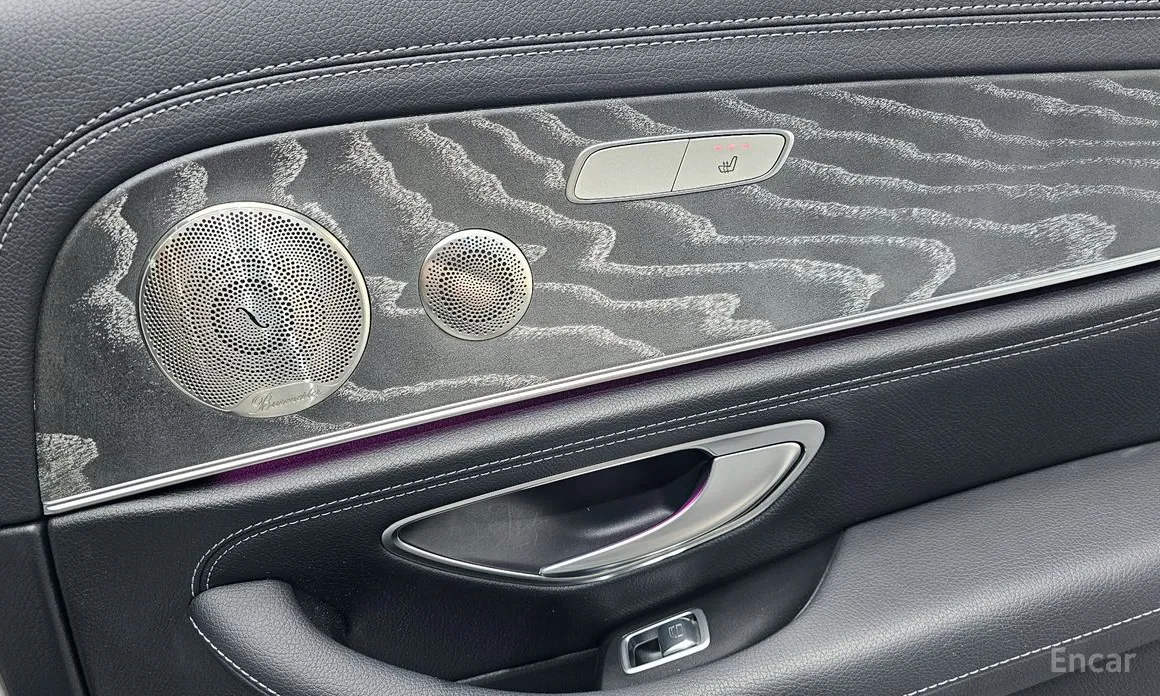 Фото 30 - Mercedes-Benz E-Class