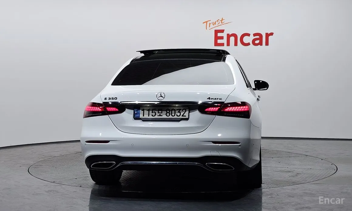 Фото 4 - Mercedes-Benz E-Class
