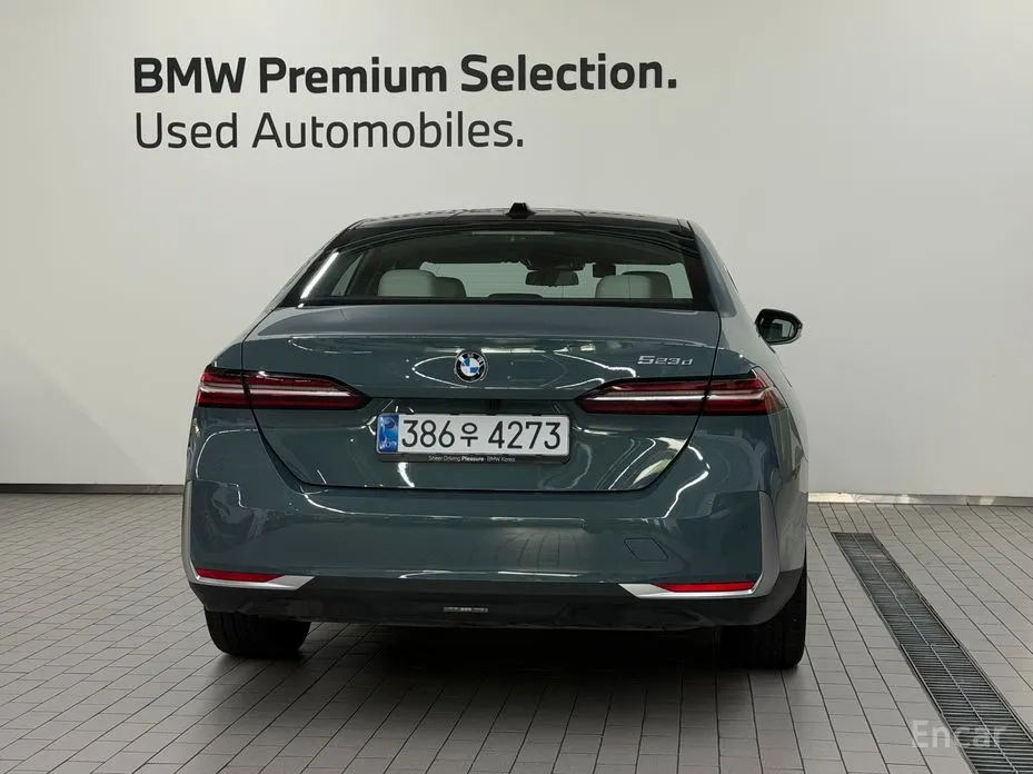BMW 5 Series 2023 523d