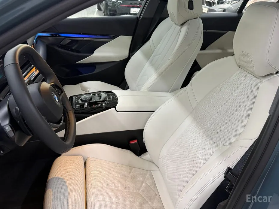 BMW 5 Series 2023 523d