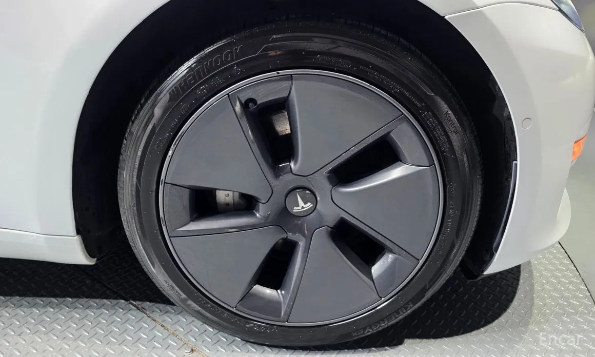 Photo 21 - Tesla Model 3