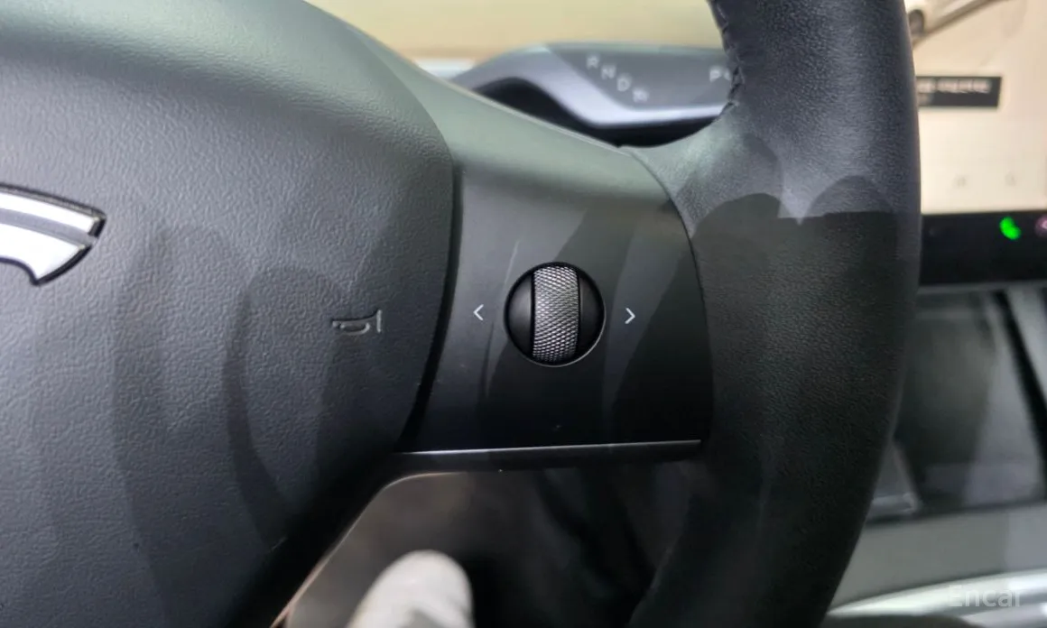 Photo 33 - Tesla Model 3