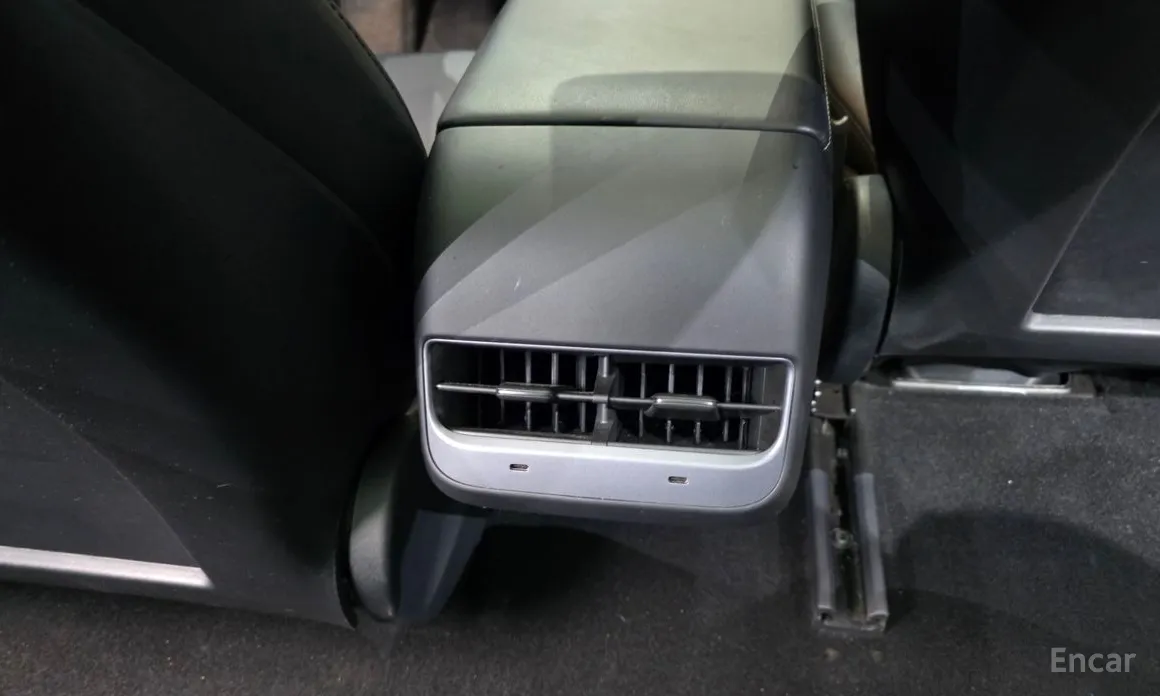 Photo 35 - Tesla Model 3