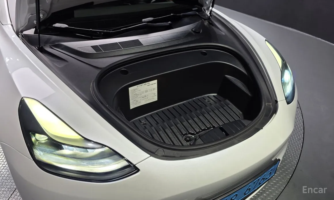 Photo 6 - Tesla Model 3