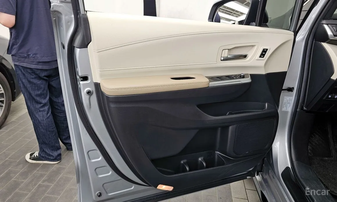 صورة 25 - Toyota Sienna