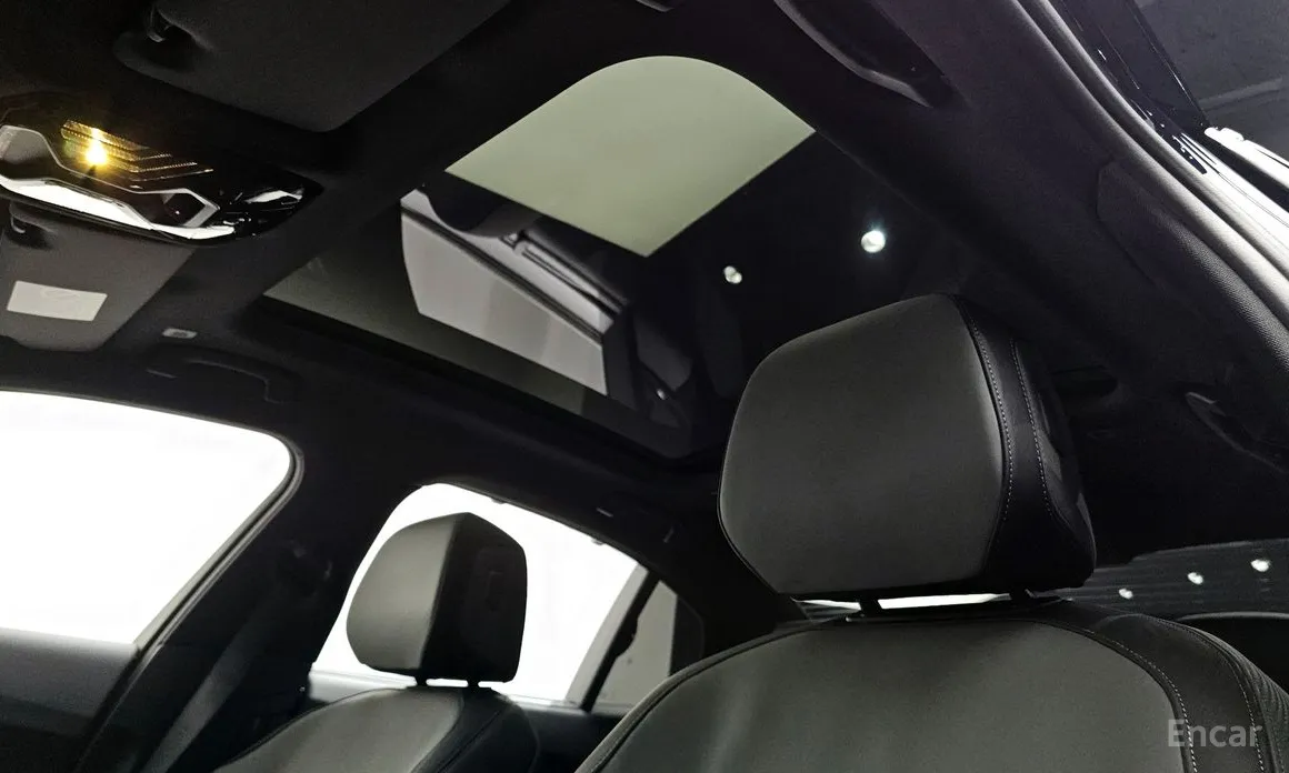 Photo 16 - BMW 5 Series