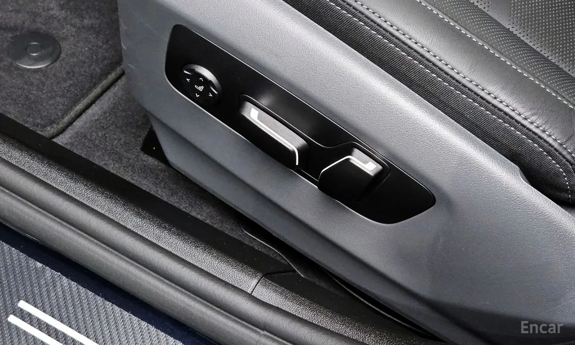 Photo 28 - BMW 5 Series