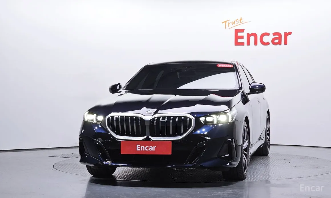 Photo 3 - BMW 5 Series