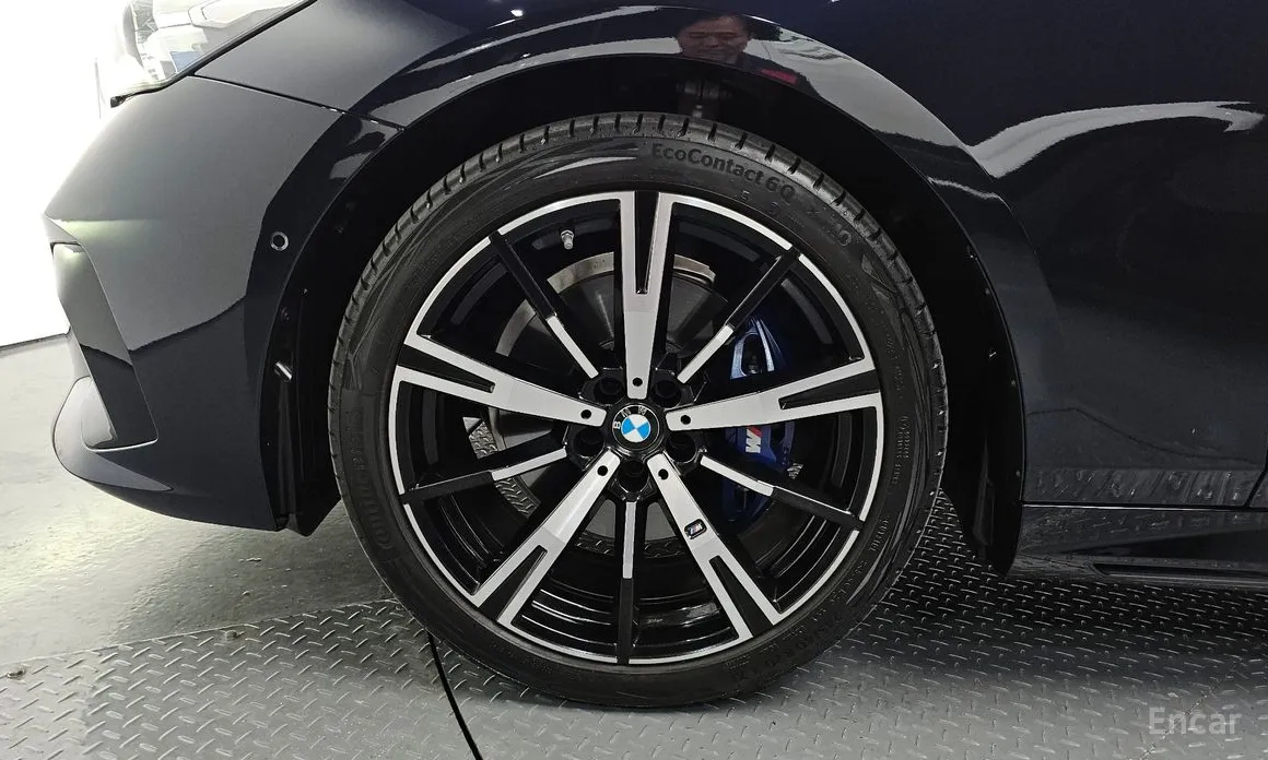 Photo 5 - BMW 5 Series