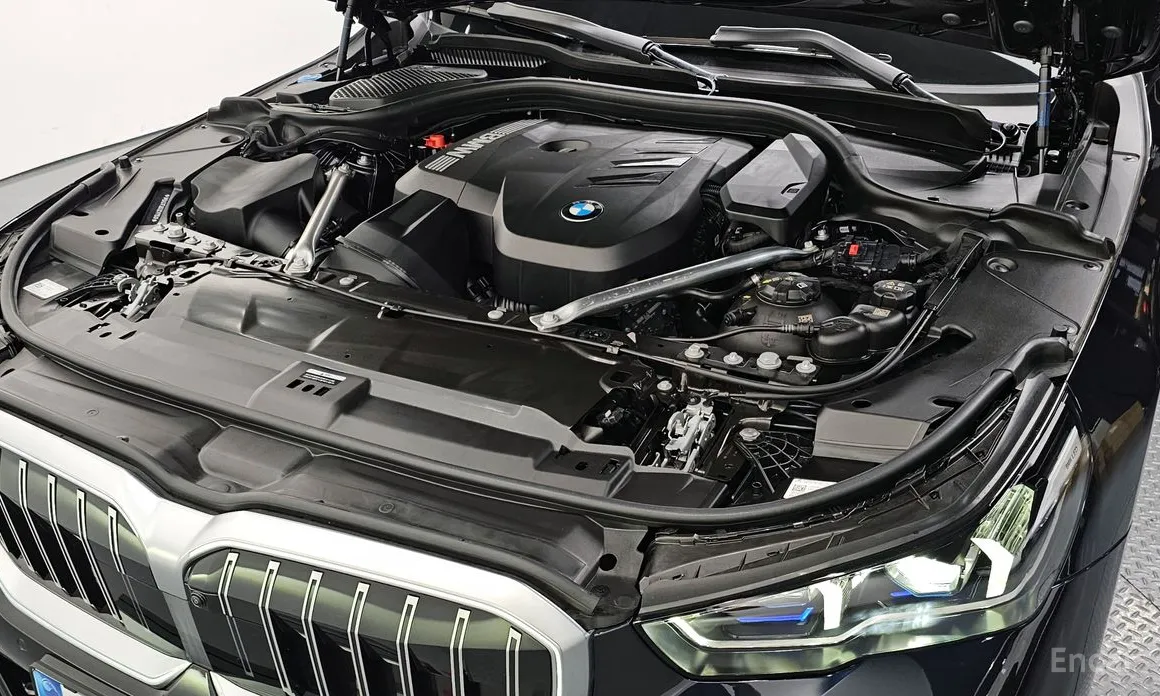 Photo 6 - BMW 5 Series