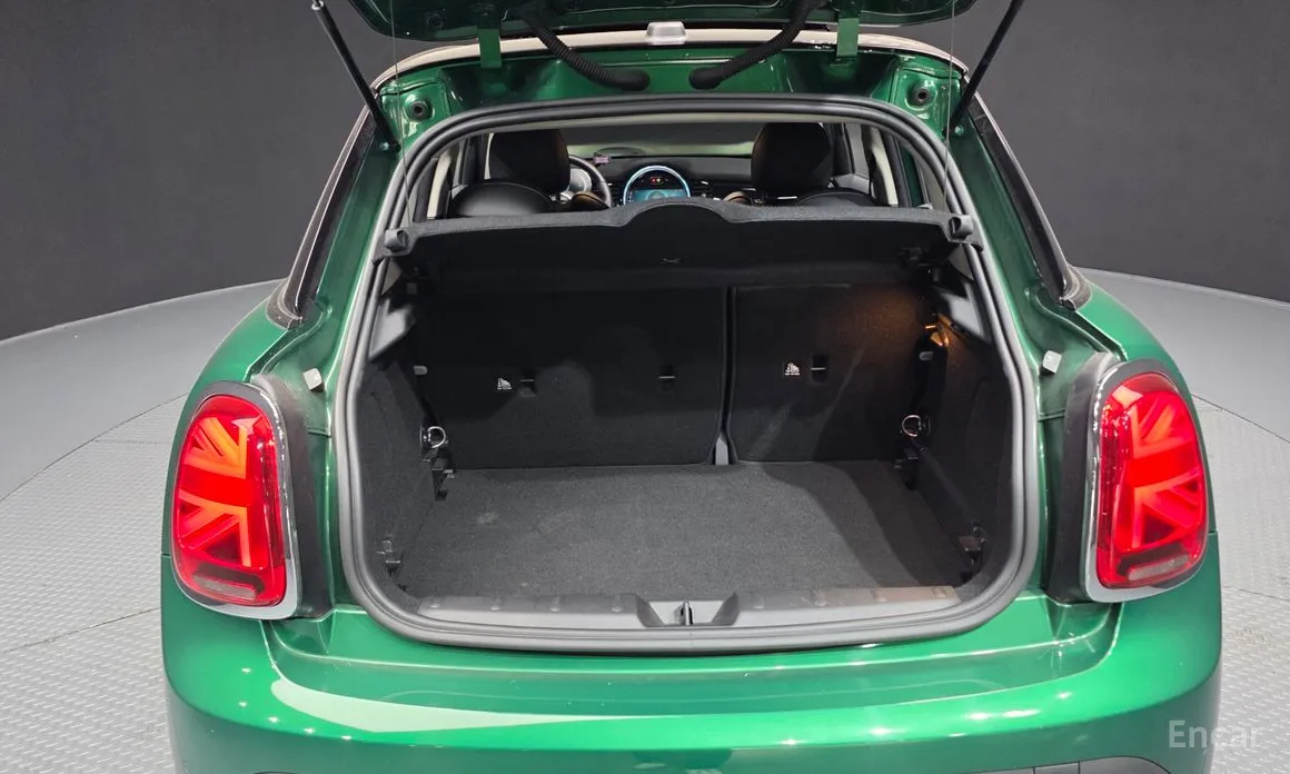 Mini Cooper 2001 Classic Plus Launch Pack