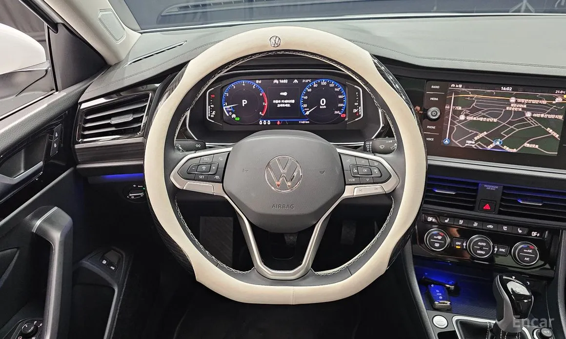 صورة 13 - Volkswagen Jetta