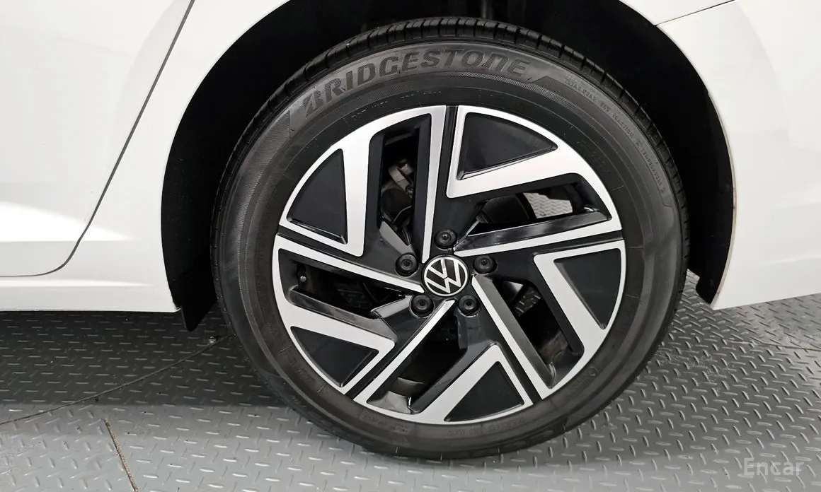 صورة 21 - Volkswagen Jetta