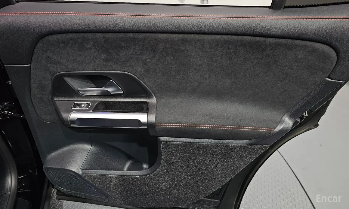 Mercedes-Benz GLB-Class 2020 AMG GLB35 4MATIC