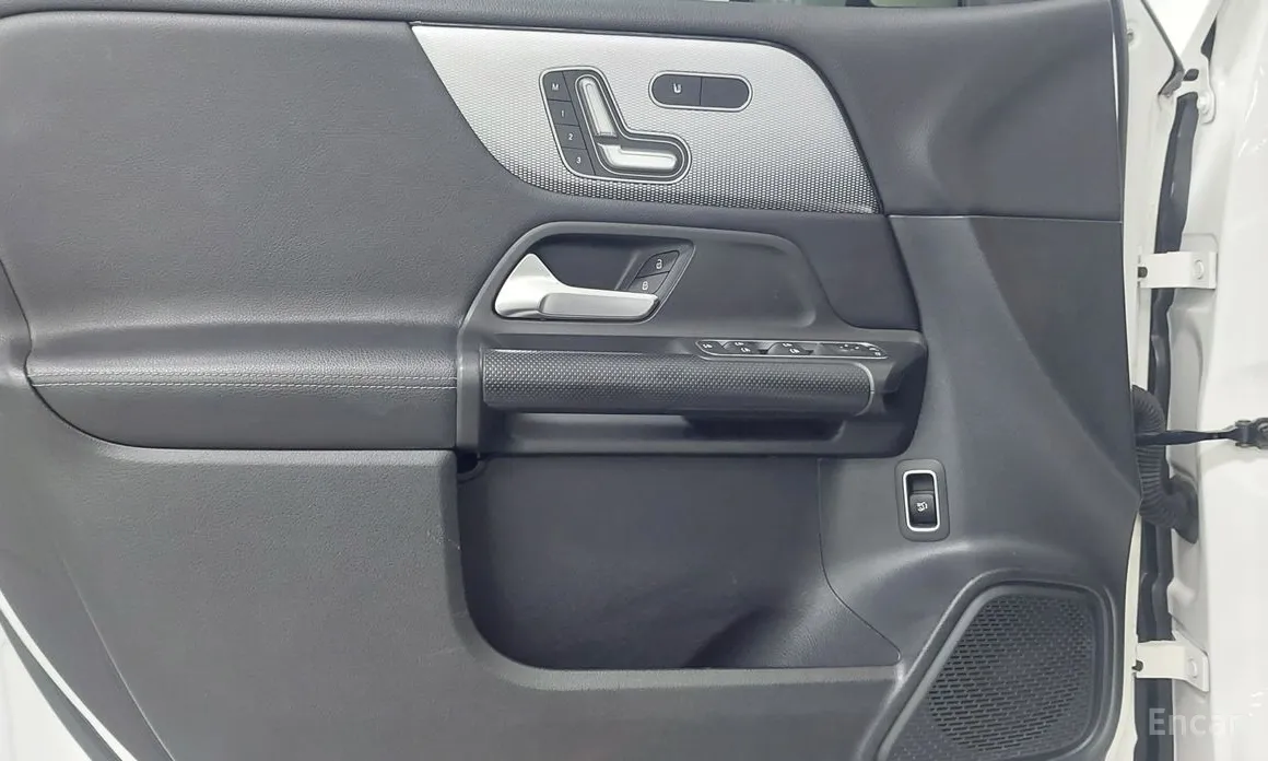 Mercedes-Benz GLB-Class 2020 GLB200 d
