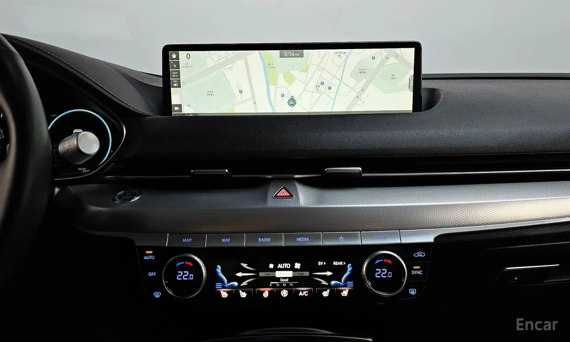 Photo 13 - Genesis G80