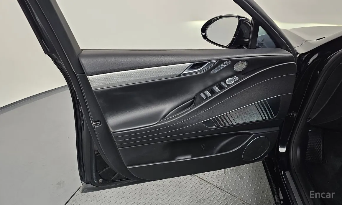 Photo 24 - Genesis G80