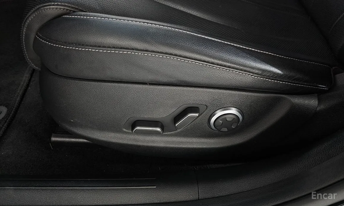 Photo 35 - Genesis G80