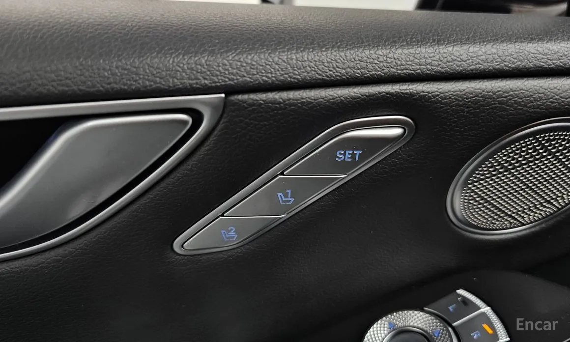 Photo 43 - Genesis G80