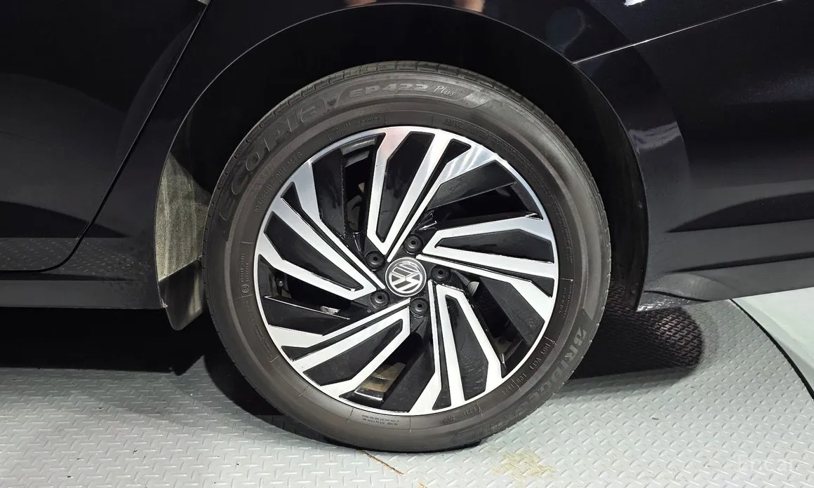 Photo 21 - Volkswagen Jetta