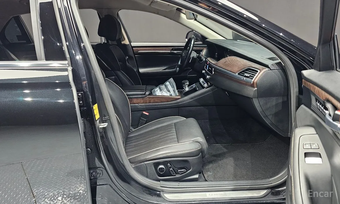 Фото 26 - Genesis G90
