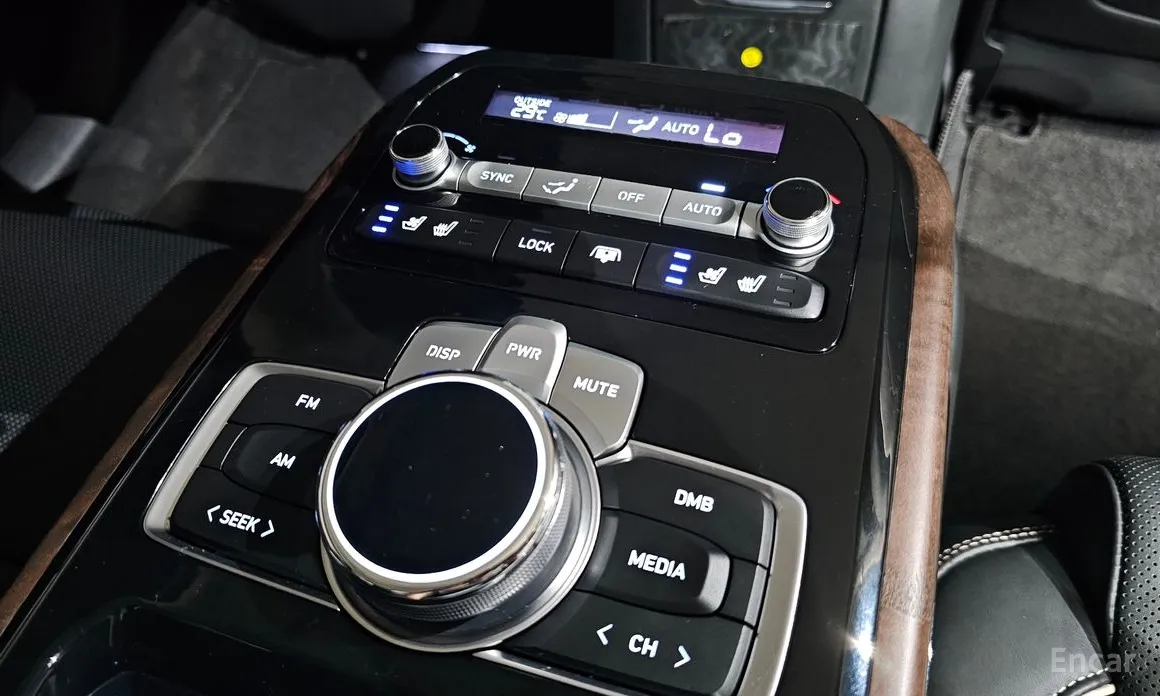 Фото 29 - Genesis G90