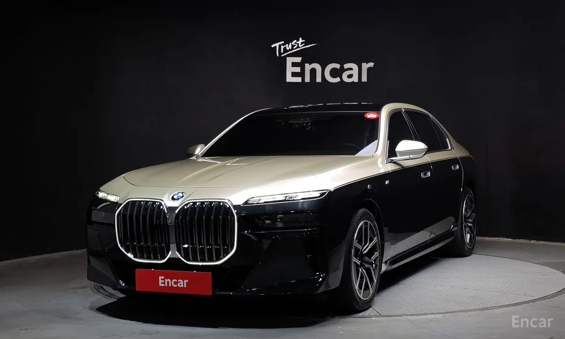 BMW 7 Series 2022 740i xDrive M Sport