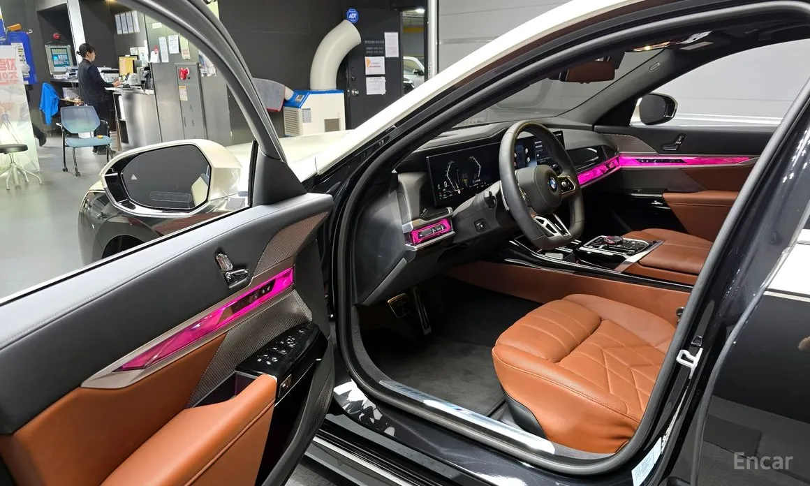 BMW 7 Series 2022 740i xDrive M Sport