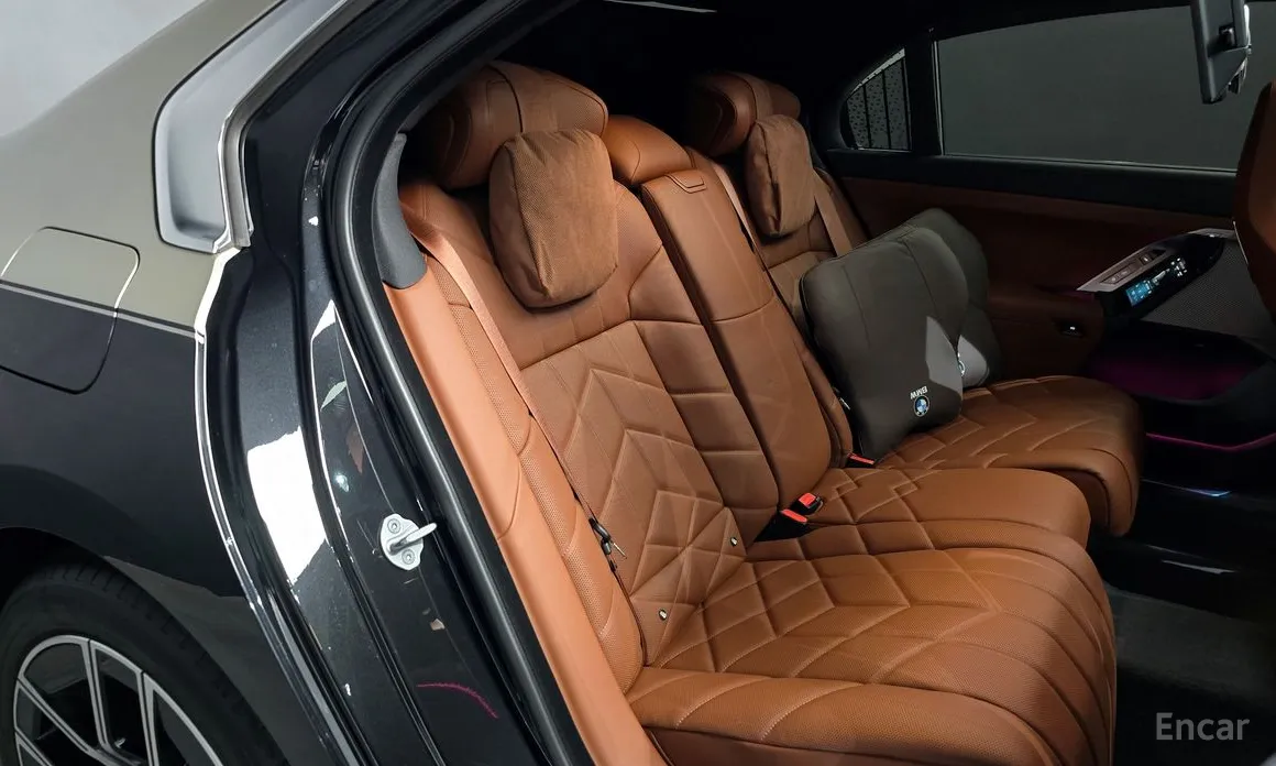 BMW 7 Series 2022 740i xDrive M Sport