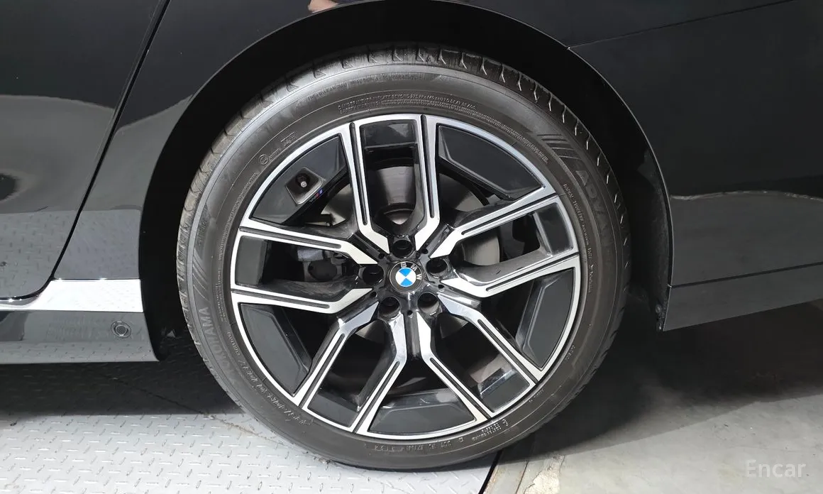 BMW 7 Series 2022 740i xDrive M Sport