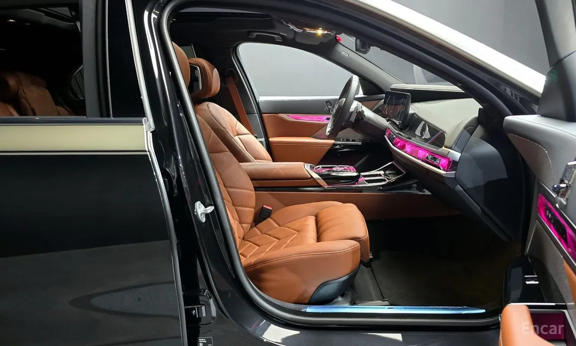 BMW 7 Series 2022 740i xDrive M Sport