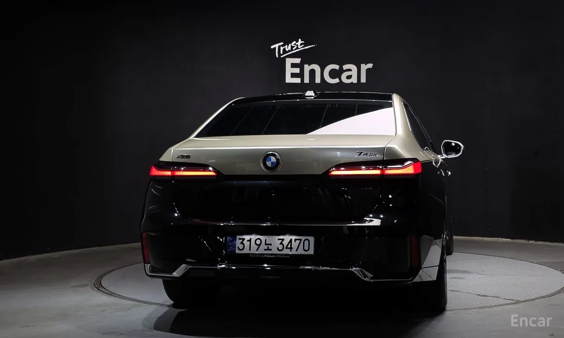 BMW 7 Series 2022 740i xDrive M Sport