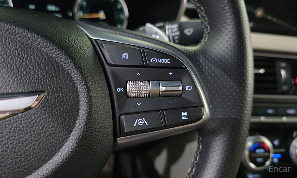 Photo 30 - Genesis G70