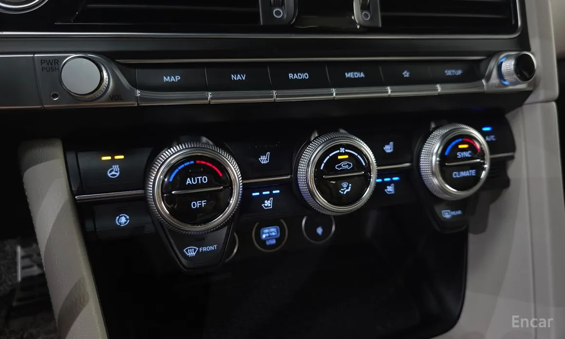 Photo 34 - Genesis G70