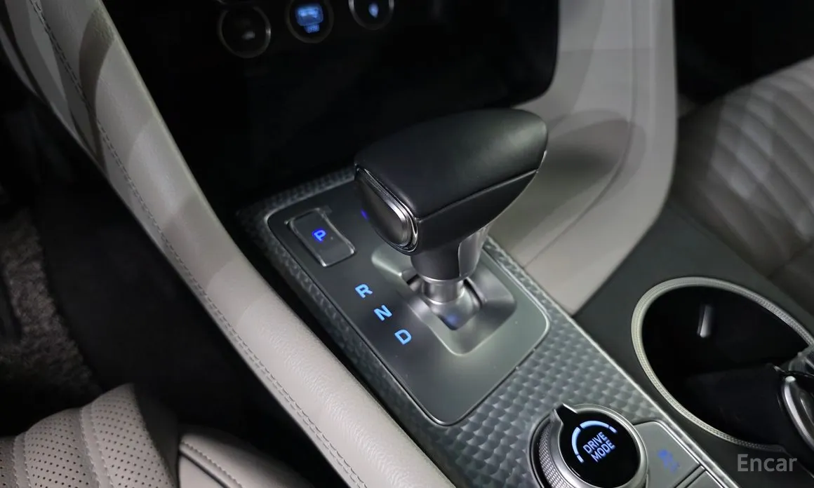 Photo 9 - Genesis G70