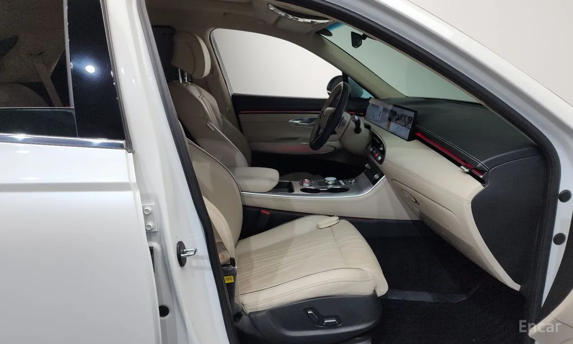 Фото 26 - Genesis GV70