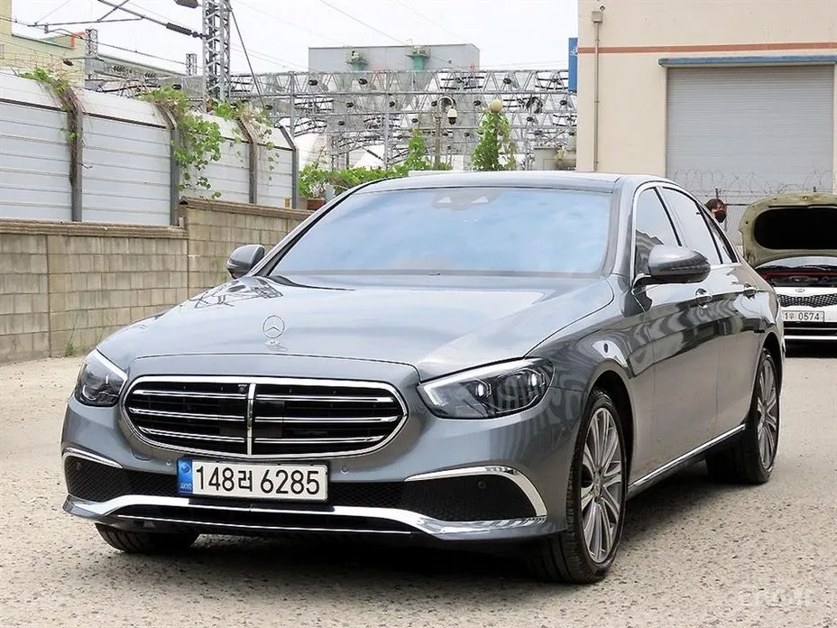 Фото 1 - Mercedes-Benz E-Class