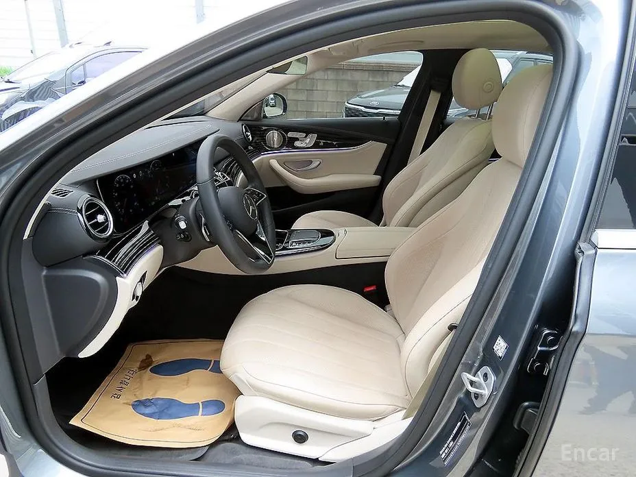 Фото 5 - Mercedes-Benz E-Class
